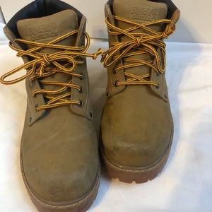 Kids hiking boots